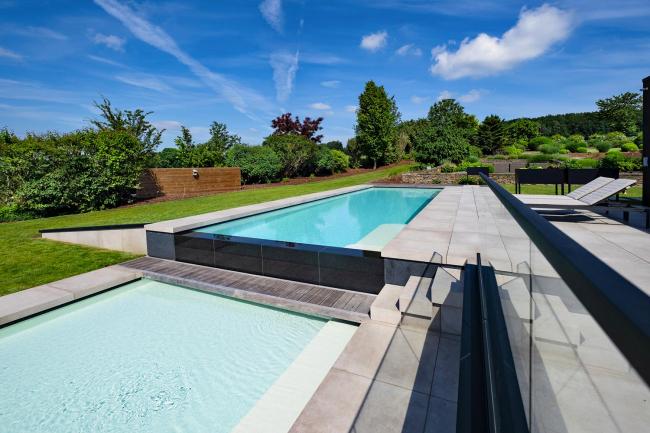 Piscine à débordement - Réalisation Piscines Ondine