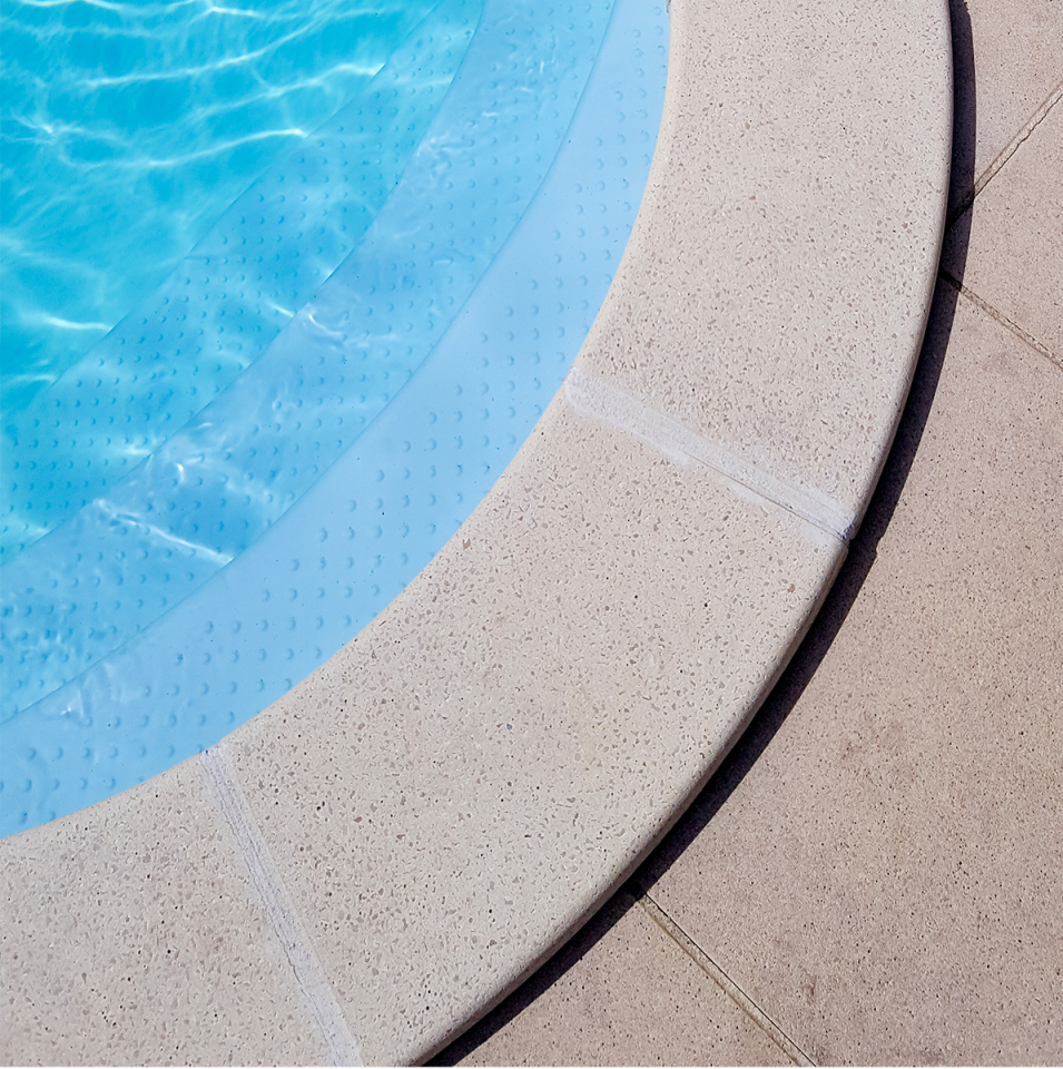 Quelle forme de piscine choisir : ronde ou rectangulaire ? | Piscines ...