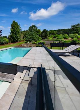 Piscine à débordement - Réalisation Piscines Ondine