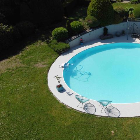 Piscine ronde extérieure tahiti