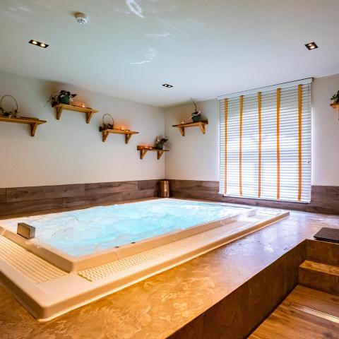 Jacuzzi intérieur XXL