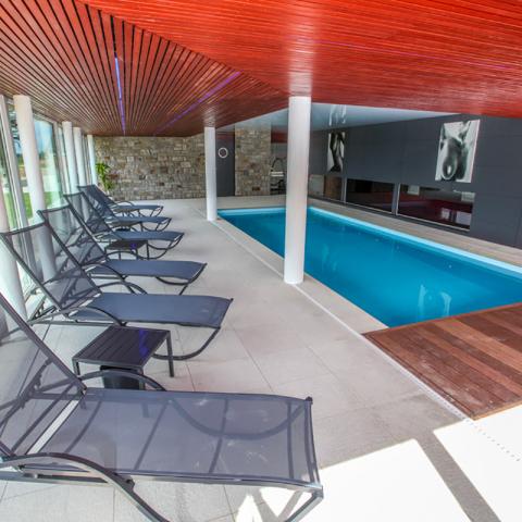 Piscine pour particuliers, hôtels et collectivités