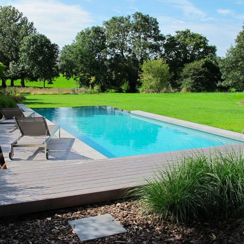 Piscine pratique et comtemporaine