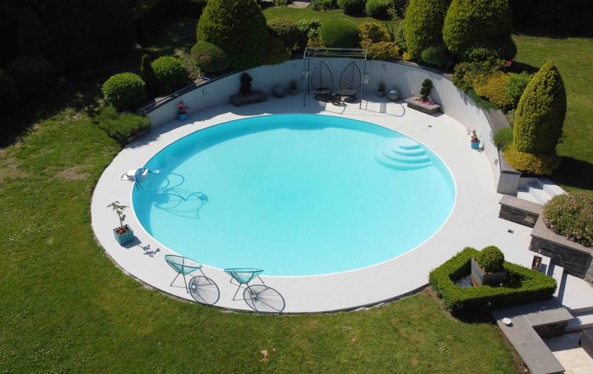 Piscine extérieure ronde