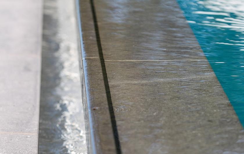 Le débordement, une conception technique spécifique