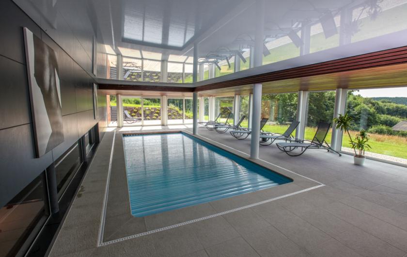 Couverture automatique pour la piscine de Rona Malmedy